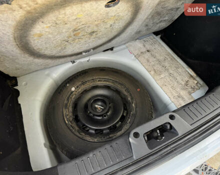 Форд Фиеста 2012 в Ананьеве на Automoto.ua Белый Форд Фиеста, объемом двигателя 1.4 л и пробегом 75 тыс. км за 8300 $, фото 13 на Automoto.ua