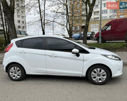 Білий Форд Фієста, об'ємом двигуна 1.4 л та пробігом 225 тис. км за 5900 $, фото 3 на Automoto.ua