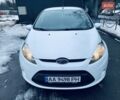 Білий Форд Фієста, об'ємом двигуна 1.39 л та пробігом 148 тис. км за 6950 $, фото 2 на Automoto.ua