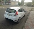 Белый Форд Фиеста, объемом двигателя 1 л и пробегом 130 тыс. км за 8300 $, фото 2 на Automoto.ua