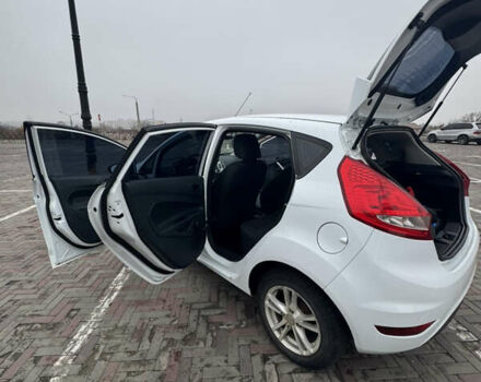 Белый Форд Фиеста, объемом двигателя 1.4 л и пробегом 128 тыс. км за 7100 $, фото 7 на Automoto.ua