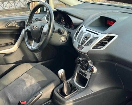 Білий Форд Фієста, об'ємом двигуна 1.2 л та пробігом 170 тис. км за 6290 $, фото 16 на Automoto.ua