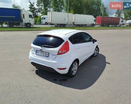 Белый Форд Фиеста, объемом двигателя 1.56 л и пробегом 310 тыс. км за 5200 $, фото 2 на Automoto.ua