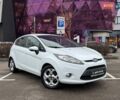 Білий Форд Фієста, об'ємом двигуна 1.39 л та пробігом 150 тис. км за 6990 $, фото 1 на Automoto.ua