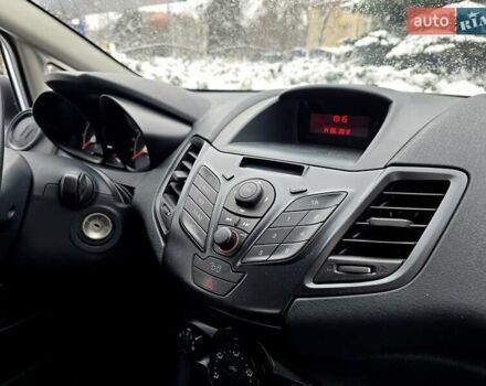Білий Форд Фієста, об'ємом двигуна 1.25 л та пробігом 53 тис. км за 6400 $, фото 56 на Automoto.ua