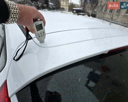 Білий Форд Фієста, об'ємом двигуна 1.25 л та пробігом 53 тис. км за 6400 $, фото 36 на Automoto.ua