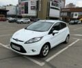 Белый Форд Фиеста, объемом двигателя 1.39 л и пробегом 180 тыс. км за 7400 $, фото 1 на Automoto.ua