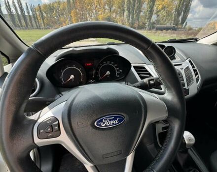 Форд Фиеста 2012 в Ананьеве на Automoto.ua Белый Форд Фиеста, объемом двигателя 1.4 л и пробегом 75 тыс. км за 8300 $, фото 11 на Automoto.ua