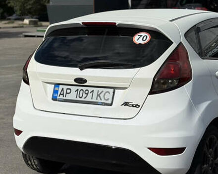 Білий Форд Фієста, об'ємом двигуна 1.25 л та пробігом 137 тис. км за 6000 $, фото 3 на Automoto.ua