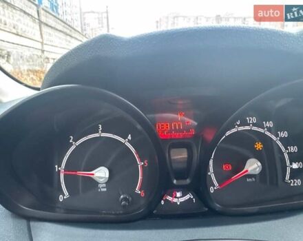 Білий Форд Фієста, об'ємом двигуна 1.4 л та пробігом 38 тис. км за 7600 $, фото 6 на Automoto.ua