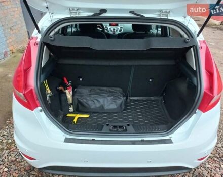 Белый Форд Фиеста, объемом двигателя 1.39 л и пробегом 66 тыс. км за 8200 $, фото 15 на Automoto.ua