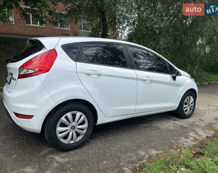 Білий Форд Фієста, об'ємом двигуна 1.24 л та пробігом 181 тис. км за 5800 $, фото 8 на Automoto.ua