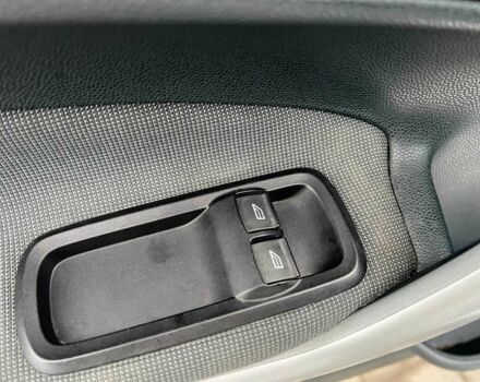 Білий Форд Фієста, об'ємом двигуна 1.2 л та пробігом 140 тис. км за 6990 $, фото 15 на Automoto.ua