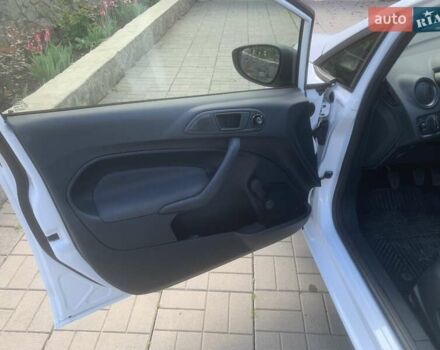 Форд Фиеста 2012 в Полтаве на Automoto.ua Белый Форд Фиеста, объемом двигателя 1.25 л и пробегом 51 тыс. км за 7199 $, фото 10 на Automoto.ua