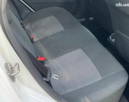 Белый Форд Фиеста, объемом двигателя 1.2 л и пробегом 170 тыс. км за 6290 $, фото 18 на Automoto.ua