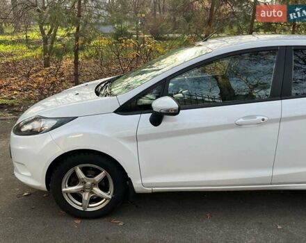Білий Форд Фієста, об'ємом двигуна 1.2 л та пробігом 170 тис. км за 6290 $, фото 5 на Automoto.ua