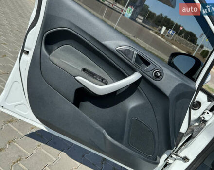 Белый Форд Фиеста, объемом двигателя 1.4 л и пробегом 163 тыс. км за 6500 $, фото 10 на Automoto.ua