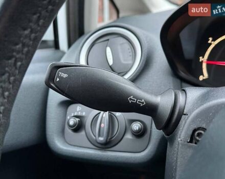 Білий Форд Фієста, об'ємом двигуна 1.39 л та пробігом 150 тис. км за 6990 $, фото 17 на Automoto.ua
