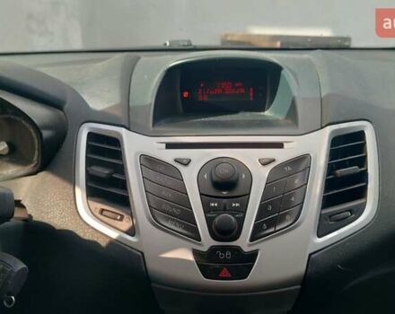 Форд Фієста 2012 у Хмельницькому на Automoto.ua Білий Форд Фієста, об'ємом двигуна 1.25 л та пробігом 123 тис. км за 5700 $, фото 10 на Automoto.ua