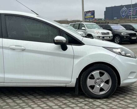 Білий Форд Фієста, об'ємом двигуна 1.2 л та пробігом 140 тис. км за 6990 $, фото 10 на Automoto.ua