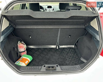 Белый Форд Фиеста, объемом двигателя 1.25 л и пробегом 140 тыс. км за 6300 $, фото 10 на Automoto.ua