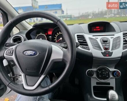 Белый Форд Фиеста, объемом двигателя 1.4 л и пробегом 32 тыс. км за 7600 $, фото 15 на Automoto.ua