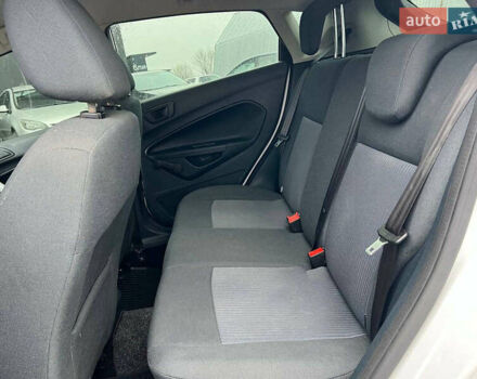 Білий Форд Фієста, об'ємом двигуна 1.2 л та пробігом 140 тис. км за 6990 $, фото 33 на Automoto.ua