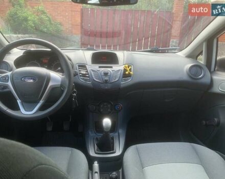 Форд Фиеста 2012 в Полтаве на Automoto.ua Белый Форд Фиеста, объемом двигателя 1.25 л и пробегом 51 тыс. км за 7199 $, фото 12 на Automoto.ua