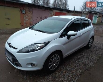 Белый Форд Фиеста, объемом двигателя 1.39 л и пробегом 66 тыс. км за 8200 $, фото 6 на Automoto.ua