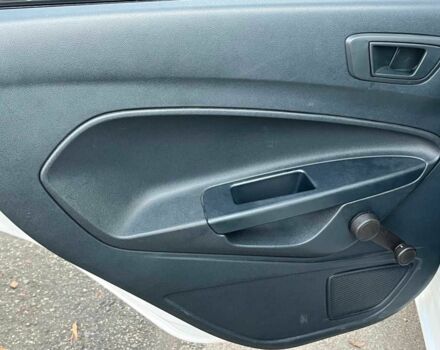 Білий Форд Фієста, об'ємом двигуна 1.2 л та пробігом 170 тис. км за 6290 $, фото 21 на Automoto.ua