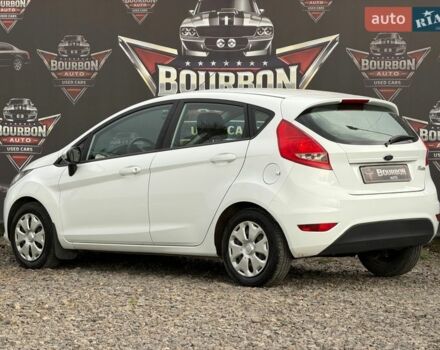 Белый Форд Фиеста, объемом двигателя 1.24 л и пробегом 125 тыс. км за 5490 $, фото 15 на Automoto.ua