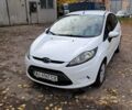 Белый Форд Фиеста, объемом двигателя 1.24 л и пробегом 190 тыс. км за 6400 $, фото 1 на Automoto.ua