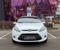 Білий Форд Фієста, об'ємом двигуна 1.39 л та пробігом 150 тис. км за 6990 $, фото 1 на Automoto.ua