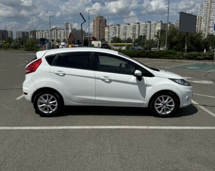 Белый Форд Фиеста, объемом двигателя 1.4 л и пробегом 84 тыс. км за 7100 $, фото 3 на Automoto.ua