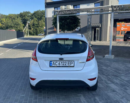 Білий Форд Фієста, об'ємом двигуна 1.4 л та пробігом 225 тис. км за 6000 $, фото 3 на Automoto.ua