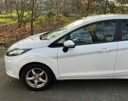 Белый Форд Фиеста, объемом двигателя 1.2 л и пробегом 170 тыс. км за 6290 $, фото 5 на Automoto.ua