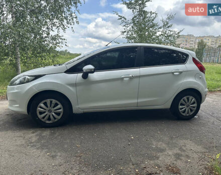 Білий Форд Фієста, об'ємом двигуна 1.24 л та пробігом 181 тис. км за 5800 $, фото 5 на Automoto.ua