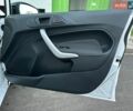 Білий Форд Фієста, об'ємом двигуна 1.39 л та пробігом 125 тис. км за 8350 $, фото 76 на Automoto.ua