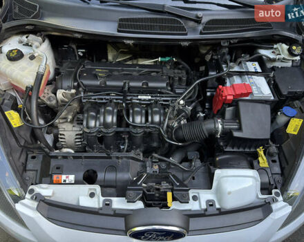 Білий Форд Фієста, об'ємом двигуна 1.4 л та пробігом 115 тис. км за 6500 $, фото 25 на Automoto.ua