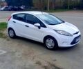 Белый Форд Фиеста, объемом двигателя 1.2 л и пробегом 77 тыс. км за 5200 $, фото 2 на Automoto.ua