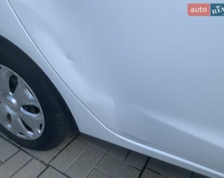 Форд Фиеста 2012 в Полтаве на Automoto.ua Белый Форд Фиеста, объемом двигателя 1.25 л и пробегом 51 тыс. км за 7199 $, фото 17 на Automoto.ua