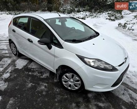 Білий Форд Фієста, об'ємом двигуна 1.25 л та пробігом 53 тис. км за 6400 $, фото 4 на Automoto.ua