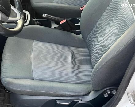 Белый Форд Фиеста, объемом двигателя 1.2 л и пробегом 170 тыс. км за 6290 $, фото 25 на Automoto.ua