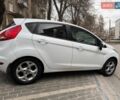 Белый Форд Фиеста, объемом двигателя 1.39 л и пробегом 100 тыс. км за 8000 $, фото 1 на Automoto.ua