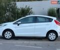 Білий Форд Фієста, об'ємом двигуна 1.4 л та пробігом 125 тис. км за 6850 $, фото 2 на Automoto.ua