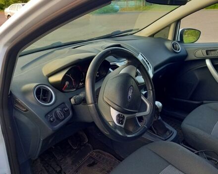 Белый Форд Фиеста, объемом двигателя 1.2 л и пробегом 147 тыс. км за 6200 $, фото 9 на Automoto.ua