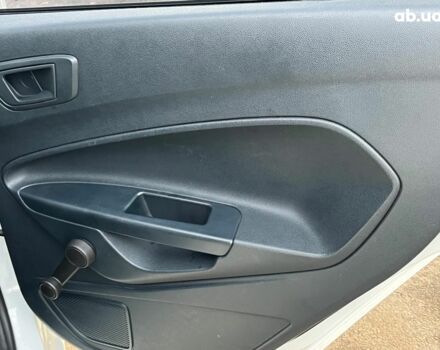 Белый Форд Фиеста, объемом двигателя 1.2 л и пробегом 170 тыс. км за 6290 $, фото 19 на Automoto.ua