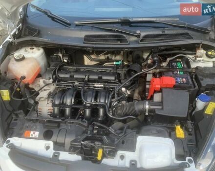 Форд Фиеста 2012 в Полтаве на Automoto.ua Белый Форд Фиеста, объемом двигателя 1.25 л и пробегом 51 тыс. км за 7199 $, фото 19 на Automoto.ua