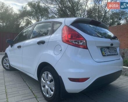 Форд Фиеста 2012 в Полтаве на Automoto.ua Белый Форд Фиеста, объемом двигателя 1.25 л и пробегом 51 тыс. км за 7199 $, фото 4 на Automoto.ua