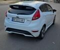 Білий Форд Фієста, об'ємом двигуна 1.4 л та пробігом 210 тис. км за 5500 $, фото 3 на Automoto.ua